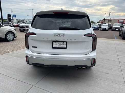 Used 2024 Kia Telluride EX w/ EX Captain's Chair Package AWD/4WD image 6