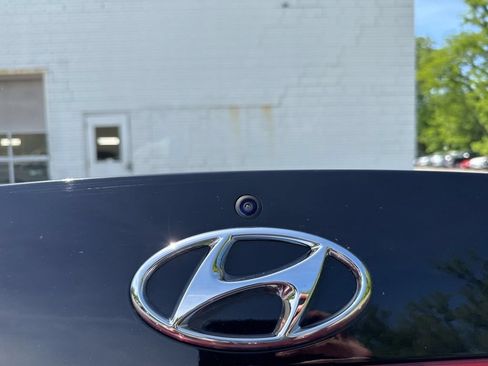 Used 2023 Hyundai Elantra SEL FWD image 15