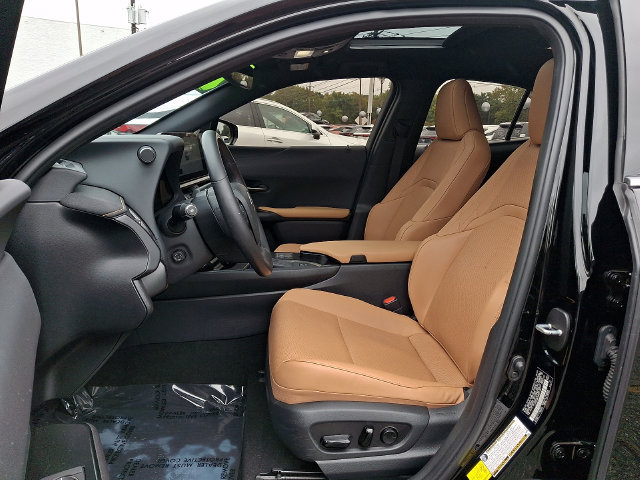 Used 2024 Lexus UX 250h AWD w/ Premium Package image 14