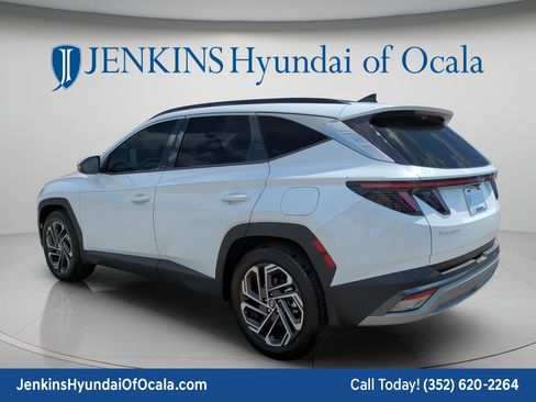 Certified 2025 Hyundai Tucson Limited FWD image 5