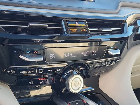 Used 2023 Acura MDX SH-AWD w/ Technology Package image 17