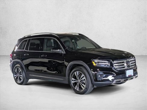 Certified 2025 Mercedes-Benz GLB 250 image 6