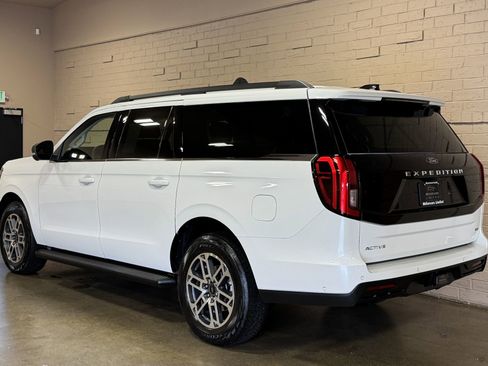 Used 2025 Ford Expedition Max Active AWD/4WD image 6