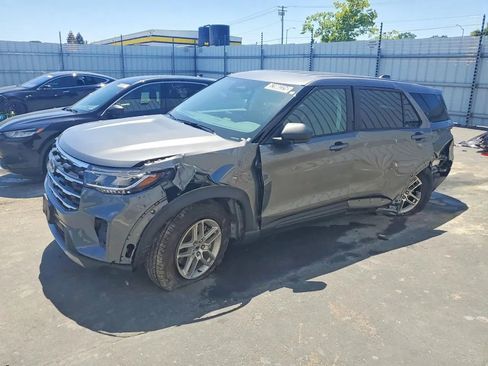 Used 2026 Ford Explorer Active AWD/4WD image 2