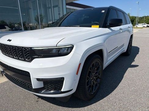 Used 2025 Jeep Grand Cherokee L Summit AWD/4WD image 11