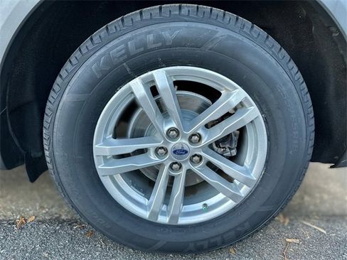 Certified 2021 Ford Explorer XLT w/ Equipment Group 202A image 10