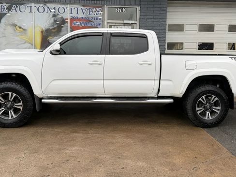 Used 2017 Toyota Tacoma TRD Sport w/ Tow Package image 5