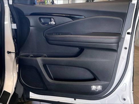 Used 2025 Honda Ridgeline Black Edition image 22