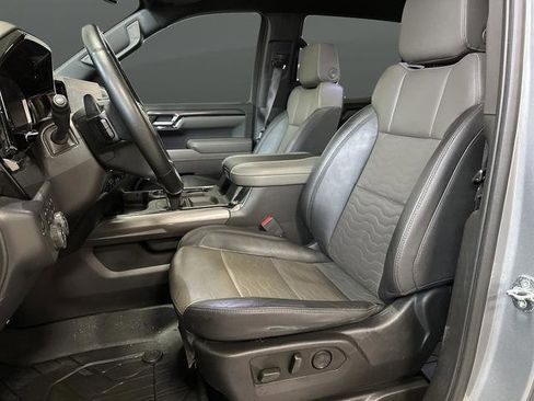 Used 2023 Chevrolet Silverado 1500 ZR2 image 4