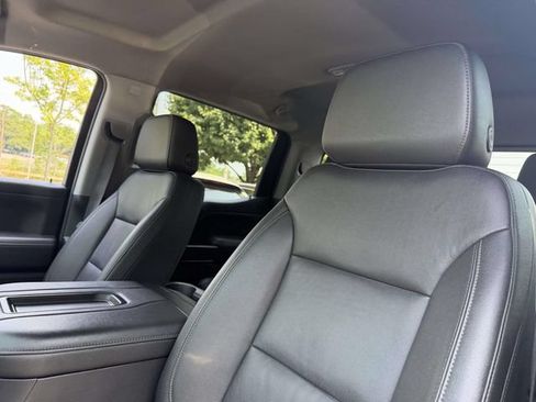 Used 2022 Chevrolet Silverado 1500 LT Trail Boss w/ LT Trail Boss Premium Package AWD/4WD image 12
