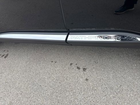 Certified 2025 Nissan Pathfinder Platinum image 45