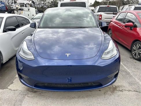 Used 2023 Tesla Model Y Long Range image 2