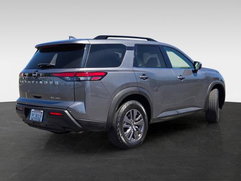 Used 2022 Nissan Pathfinder SV AWD/4WD image 4