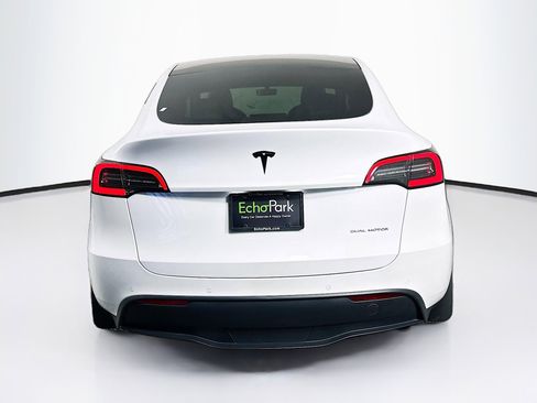 Used 2022 Tesla Model Y Long Range AWD/4WD image 7