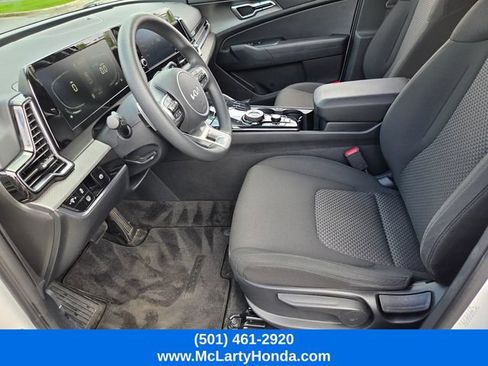 Used 2025 Kia Sportage LX AWD/4WD image 10