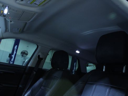 Used 2020 Land Rover Range Rover Evoque S image 8