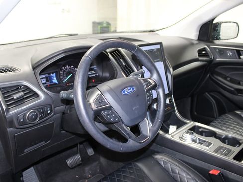 Used 2024 Ford Edge Titanium image 18