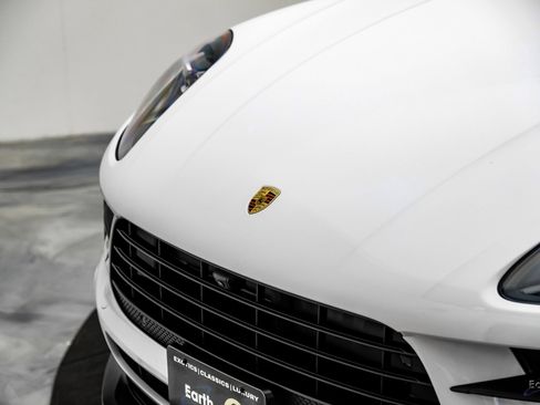 Used 2021 Porsche Macan AWD/4WD image 30