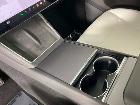 Used 2026 Tesla Model Y Long Range image 19