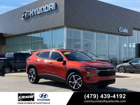 Used 2024 Chevrolet Trax RS w/ Driver Confidence Package image 1