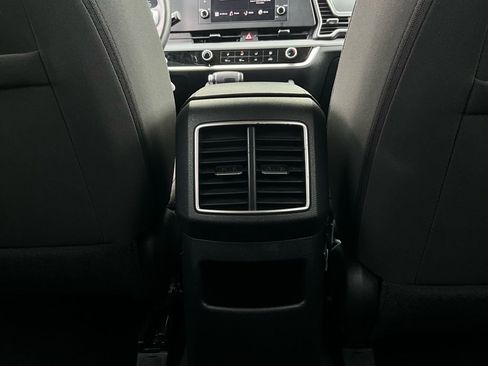 Used 2025 Kia Sportage LX image 12
