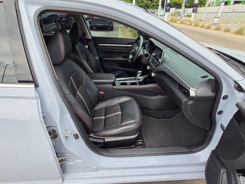 Used 2024 Nissan Altima 2.5 SR FWD image 24