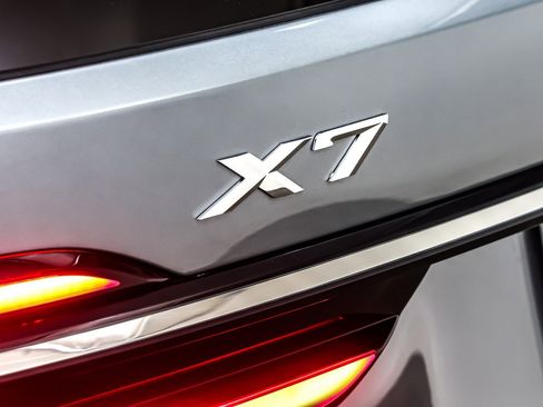 Used 2024 BMW X7 xDrive40i w/ Premium Package image 10