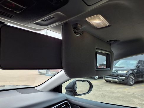 Used 2024 Toyota Camry SE FWD image 27