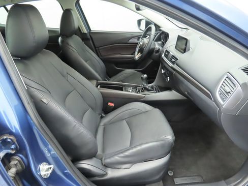 Used 2018 MAZDA MAZDA3 Grand Touring w/ Premium Equipment Package image 20