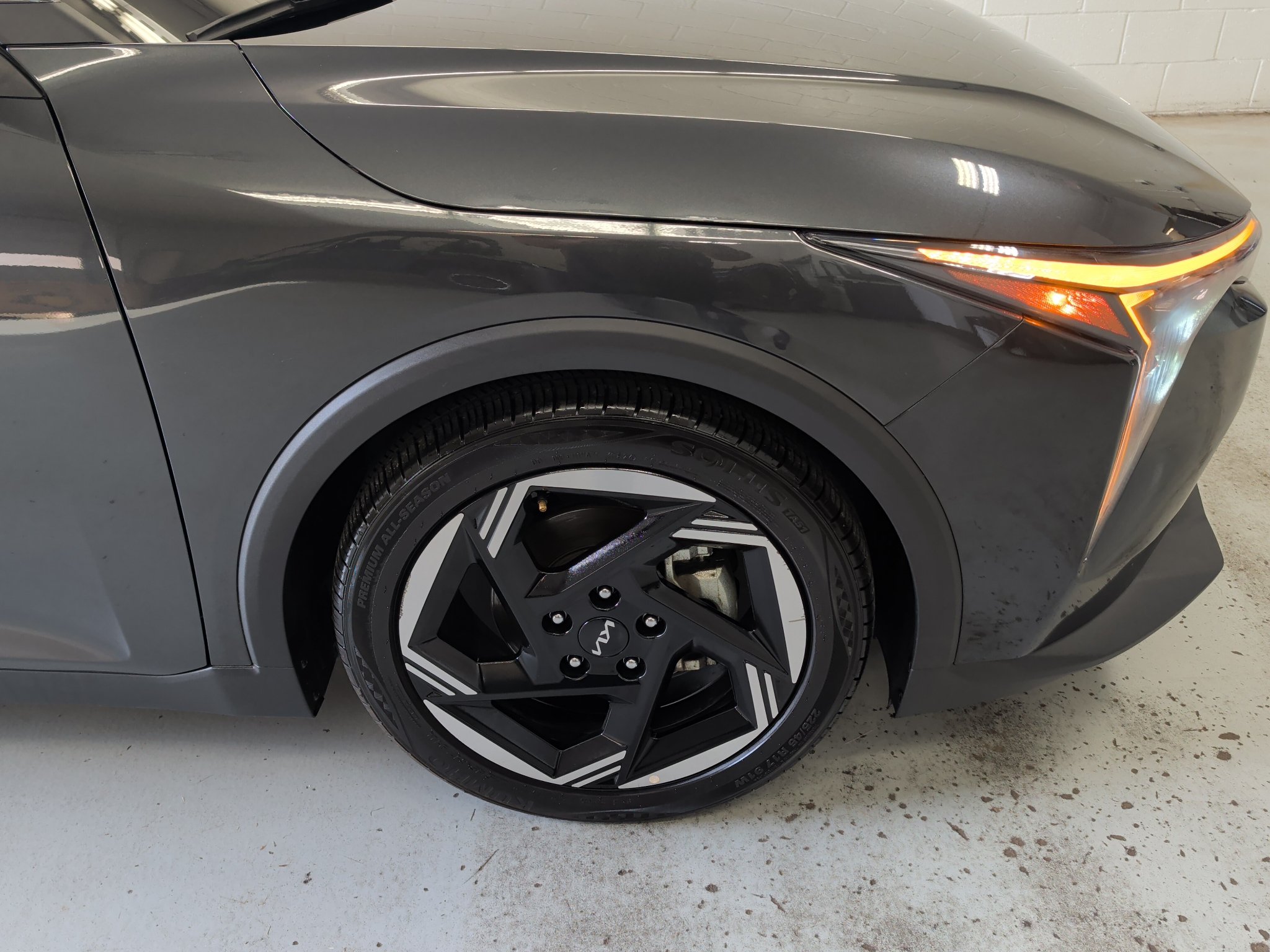 Certified 2025 Kia K4 EX FWD image 3