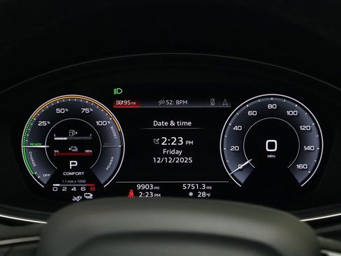 Used 2024 Audi Q5 e Prestige w/ Prestige Package image 18