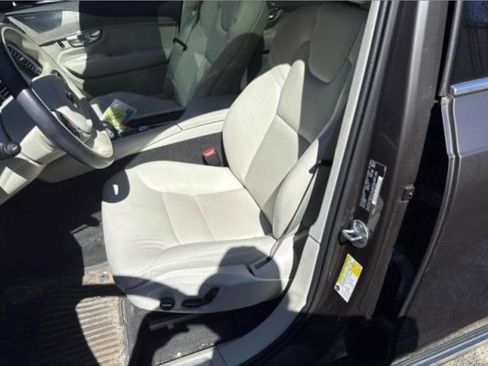 Used 2024 Volvo XC90 T8 Plus w/ Protection Package Premier AWD/4WD image 3