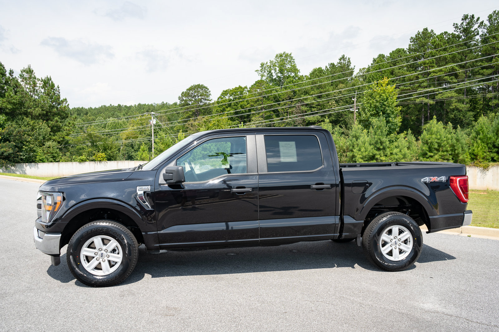 Used 2023 Ford F150 XLT AWD/4WD image 5