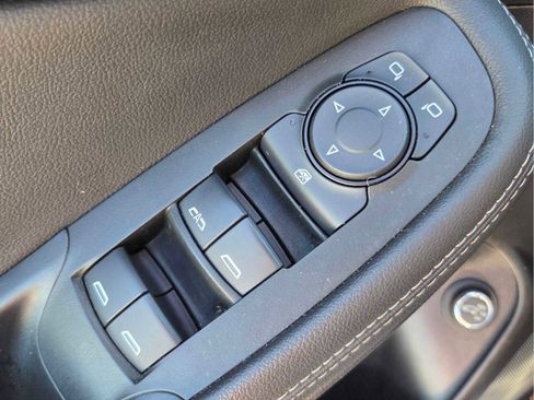 Used 2021 Buick Encore GX Select w/ Advanced Technology Package FWD image 32