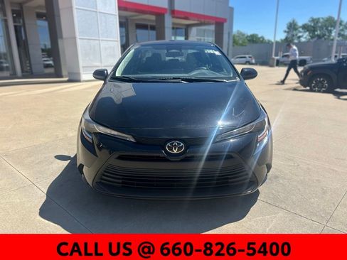 Used 2025 Toyota Corolla LE FWD image 2