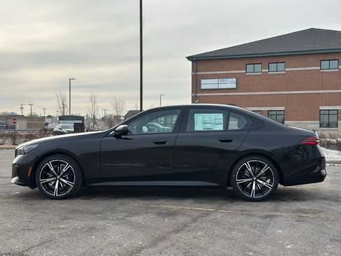 New 2026 BMW 530i xDrive w/ M Sport Package image 4