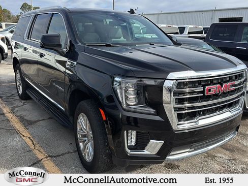 Used 2023 GMC Yukon XL SLT w/ SLT Premium Package image 1