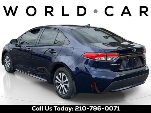 Used 2020 Toyota Corolla LE FWD image 4