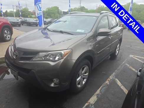 Used 2014 Toyota RAV4 XLE AWD/4WD image 2
