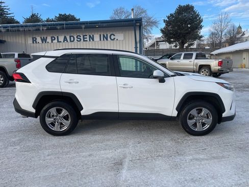 Used 2025 Toyota RAV4 XLE image 17