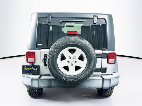 Used 2016 Jeep Wrangler Sport w/ Quick Order Package 24S AWD/4WD image 7
