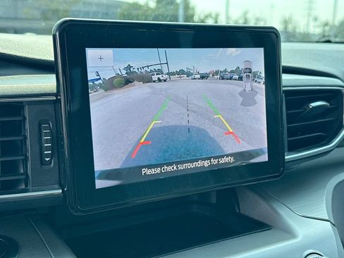 Used 2022 Ford Explorer XLT w/ Equipment Group 202A RWD image 23