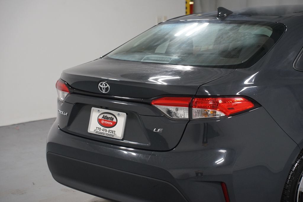 Certified 2025 Toyota Corolla LE FWD image 9