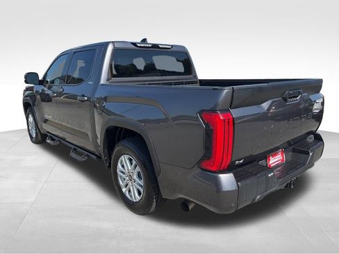 Used 2022 Toyota Tundra SR5 w/ SR5 Premium Package RWD image 3