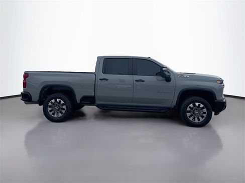 Used 2025 Chevrolet Silverado 2500 Custom w/ Custom Value Package image 8