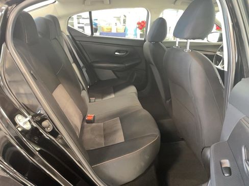 Used 2022 Nissan Sentra SR w/ Midnight Edition image 17