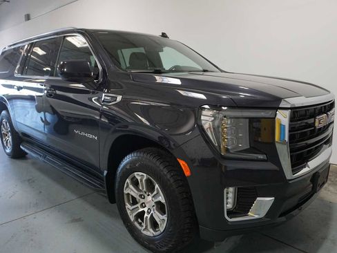 Used 2024 GMC Yukon XL SLE image 6