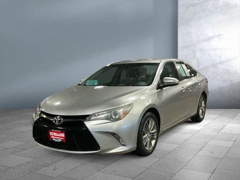 Certified 2016 Toyota Camry SE image 1