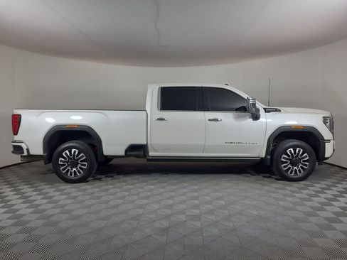 Used 2024 GMC Sierra 3500 Denali Ultimate image 2