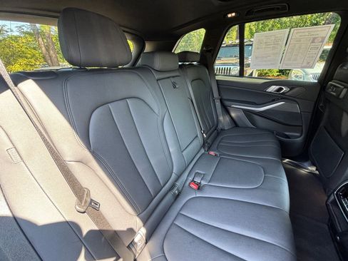 Used 2022 BMW X5 xDrive40i w/ Premium Package image 18